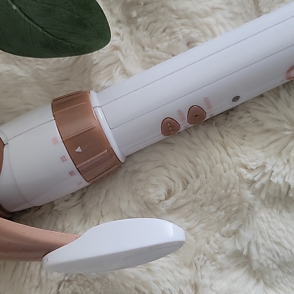 Conair 1.25" Double Ceramic Curling Iron - Picture 5 of 7